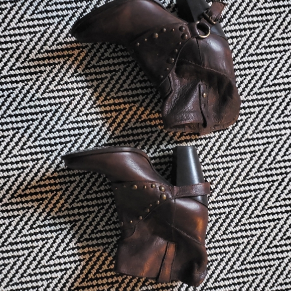 ID Brown / Made in Italy Boots - Picture 1 of 3